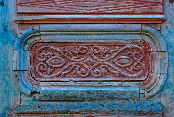 rose blue door detail Lassco